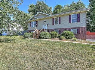 210 Mockingbird Pl, Jonesborough, TN 37659