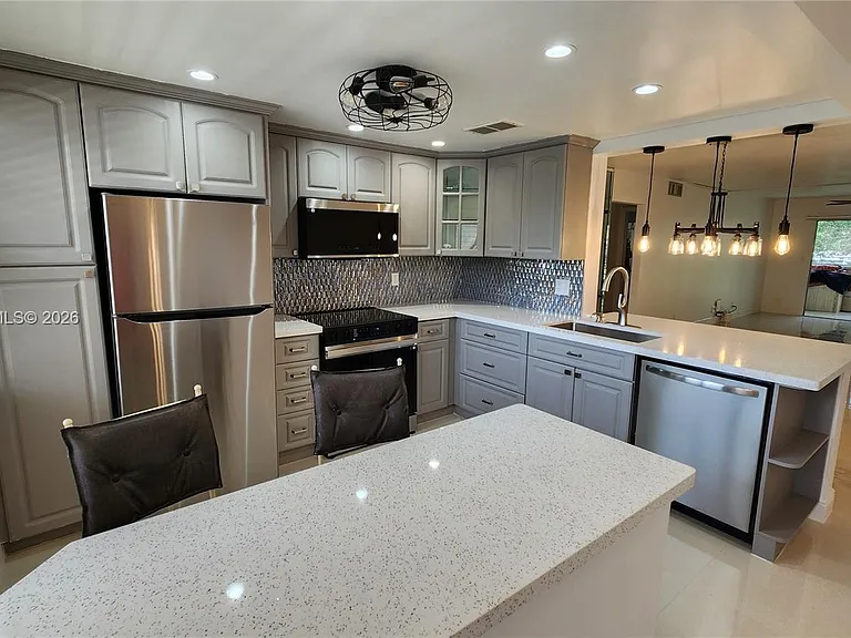 2403 Antigua Cir #L2 — Photo 3
