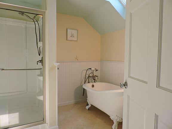 Master Suite Bathroom