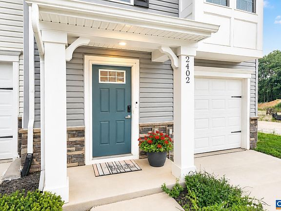 3rd image of 2402 Crescent Way