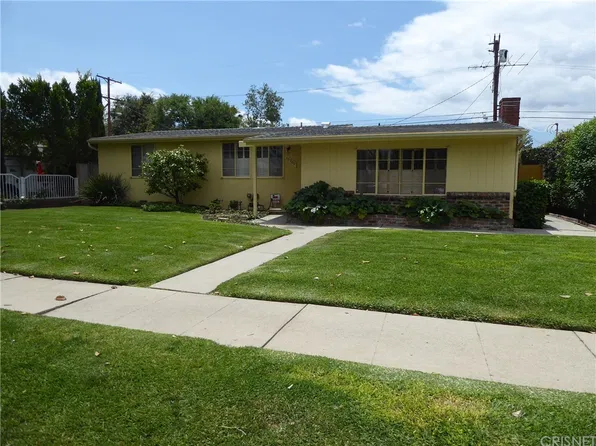 13900 Community St, Panorama City, CA 91402