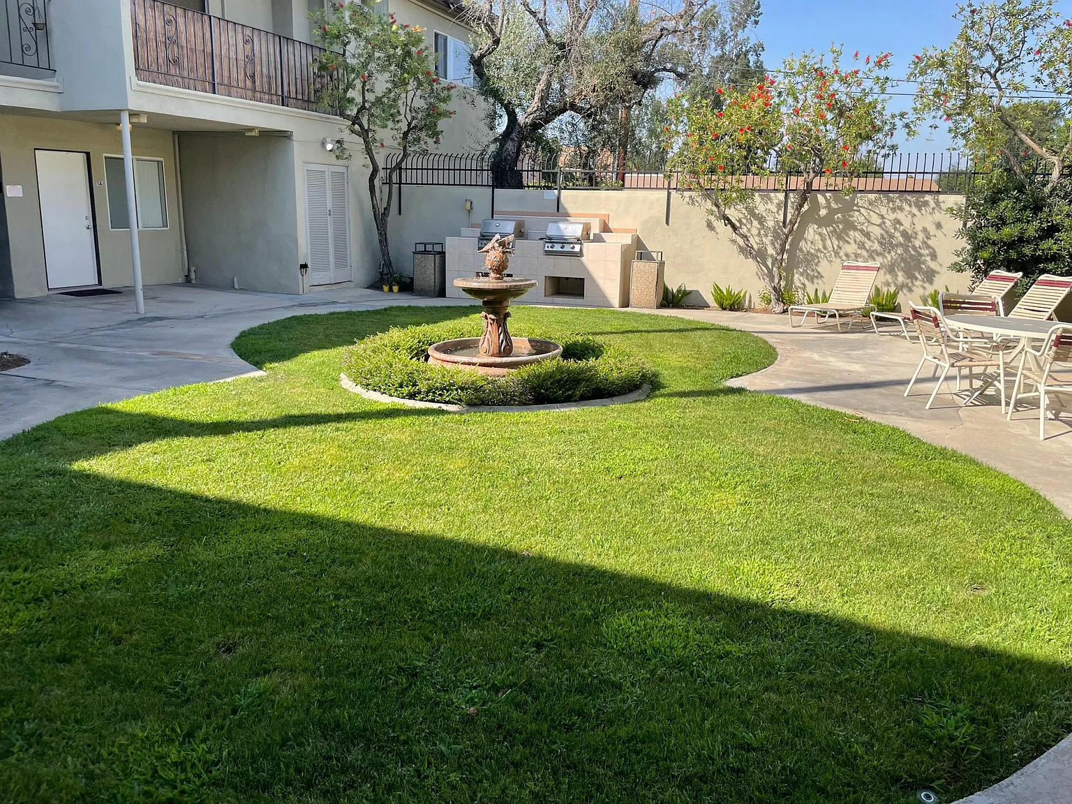 Charter House — Photo 2