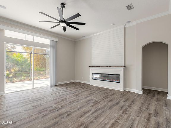 3rd image of 452 Venetian Villa Dr
