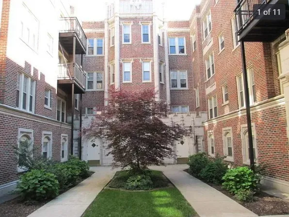 2315 E 70th Pl APT 213, Chicago, IL 60649