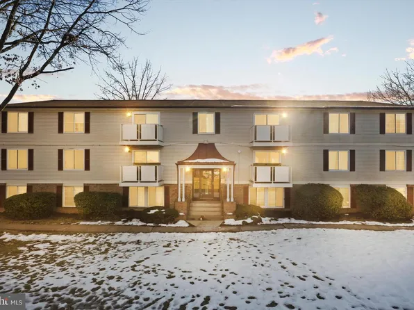 8385 Brockham Dr #29/85M, Alexandria, VA 22309