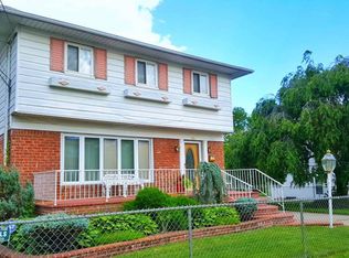 44 Remsen Ave, Hempstead, NY 11550