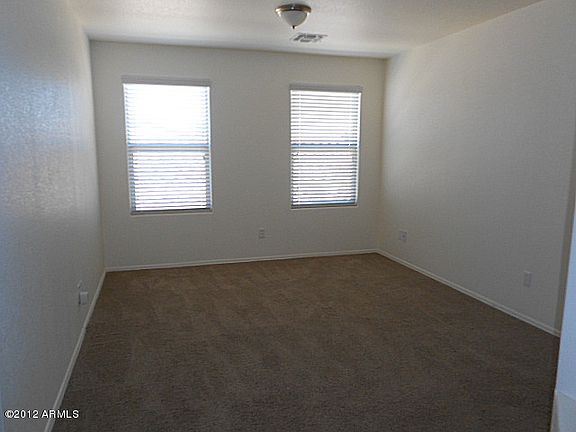 5th image of 970 E Daniella Dr