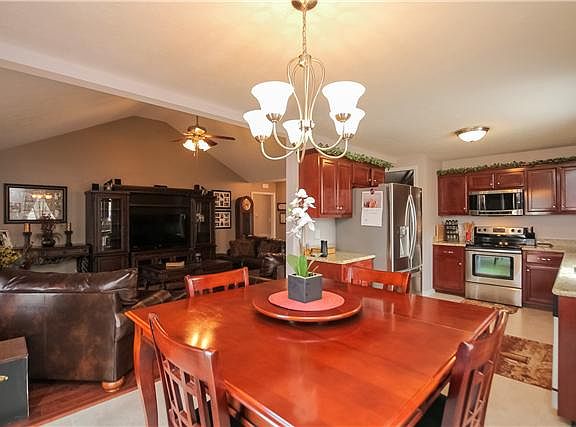 4th image of 507 Cedar Valley Dr