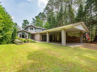 10 Ryans Camp Ln, Laurentian Hills, ON K0J1P0
