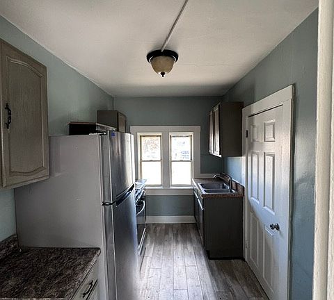 3rd image of 2800 Vermont Ave #4