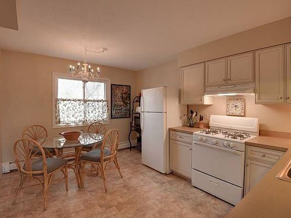 Kitchen/Dining of 2 bdrm