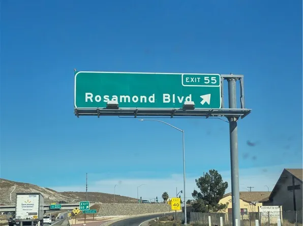 5 Mojave Tropico Rd, Rosamond, CA 93560