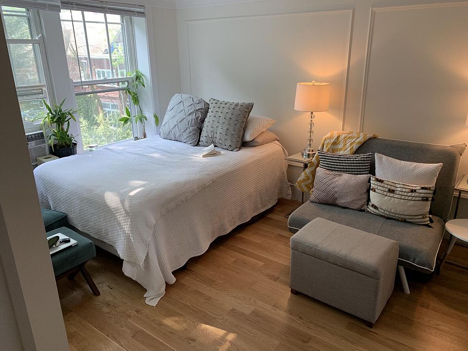1st image of 4524 N Malden St #112