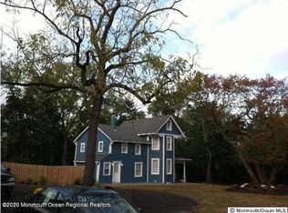 8 Monmouth Rd, Oakhurst, NJ 07755