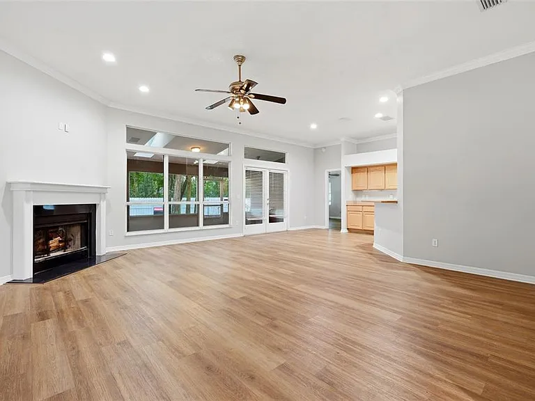 1111 SW 80th Dr — Photo 4