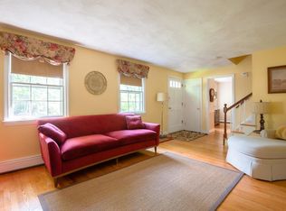 8 Matthew St, Andover, MA 01810