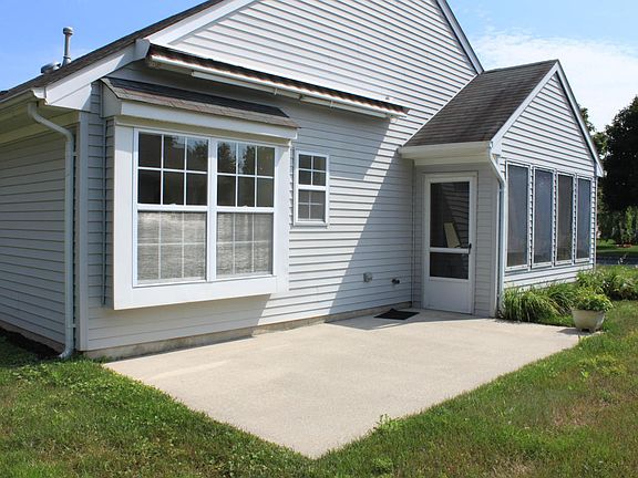 5th image of 12 Rosewood Dr