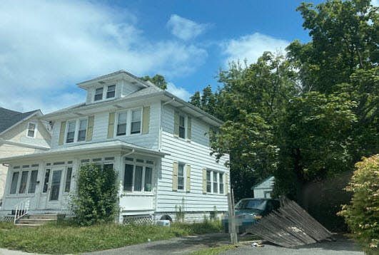 2nd image of 14 West St