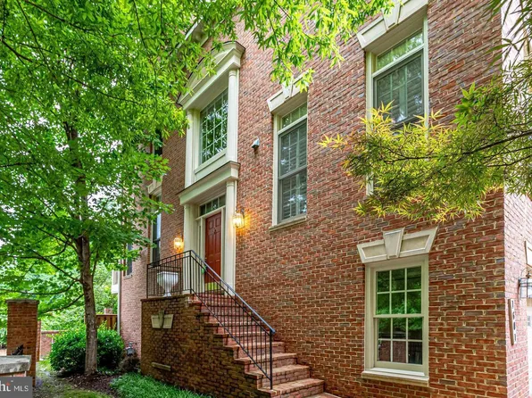 1601 Colonial Hills Dr, Mc Lean, VA 22102