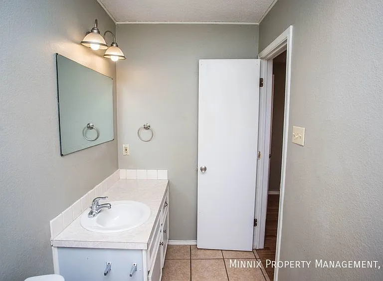 5719 Itasca St — Photo 24