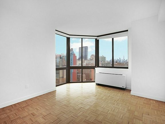 5th image of 420 W 42nd St APT 14B