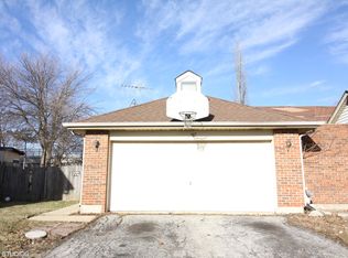 707 Clearwood Ct, Aurora, IL 60504