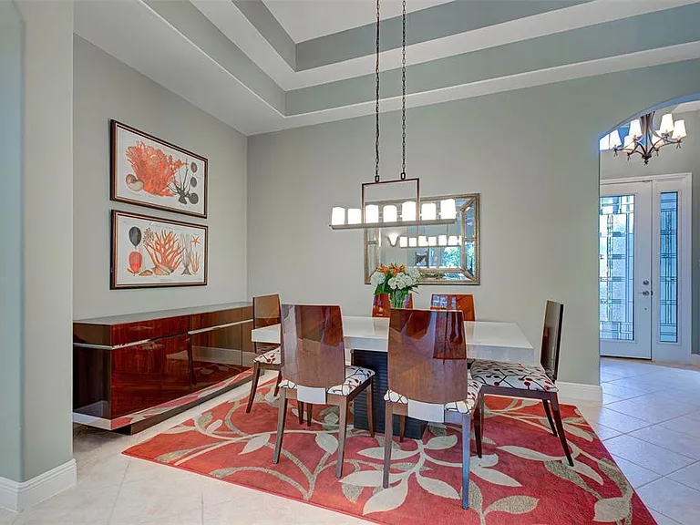 354 Melrose Ct — Photo 9