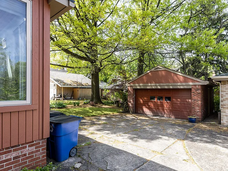 1524 Murray Ave — Photo 50