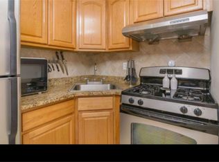 2818 30th St APT 3B, Astoria, NY 11102