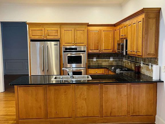 3rd image of 105 Beracah Walk SW