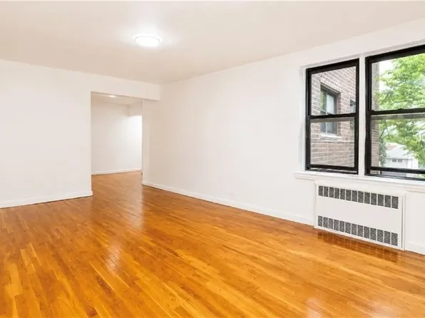 1275 East 5th Street image 1 of 16
