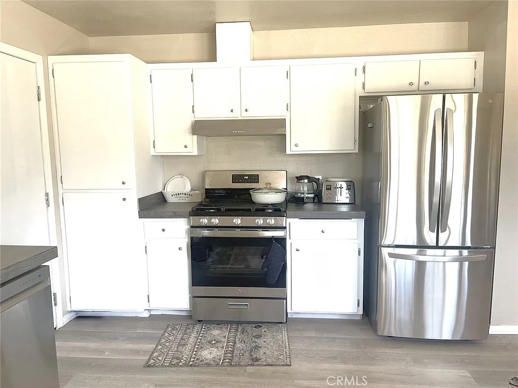 2 bed, 873 sqft, $1,550 — Photo 4