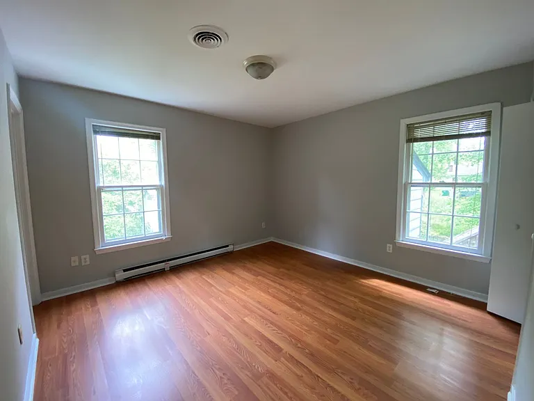 7505 Hawthorne Ave — Photo 9