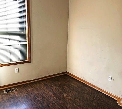 4th image of 200 NE Topaz Dr