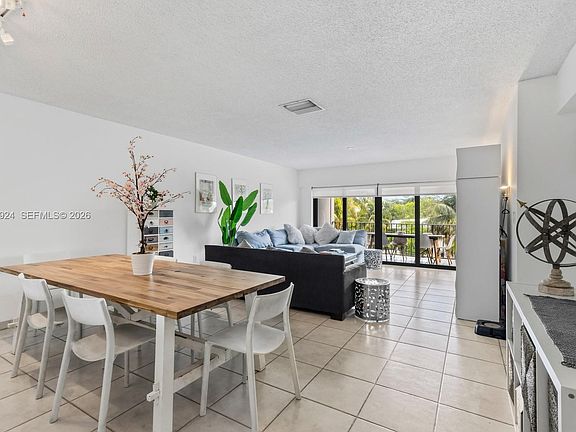 4th image of 575 Crandon Blvd APT 413