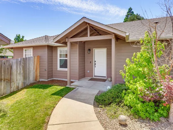 1003 Grandview Ave, Grants Pass, OR 97527