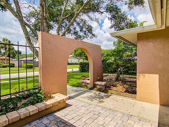 4th image of 4113 Windtree Dr