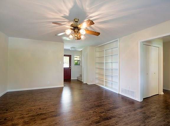 2nd image of 2400 Woodlawn Dr