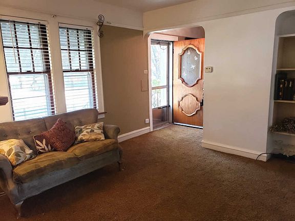 4th image of 11044 S Central Park Ave
