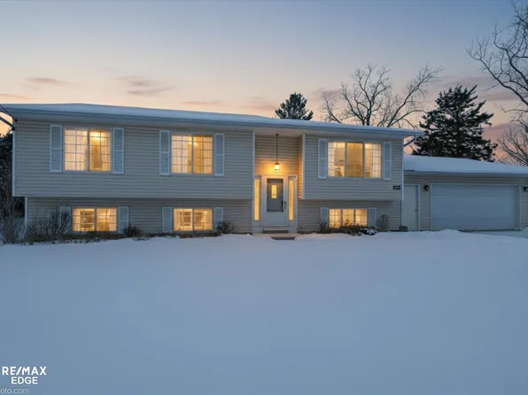 10325 Dar Ln, Goodrich, MI 48438