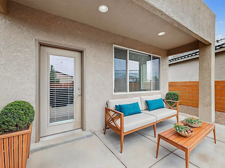 4345 Skyline Loop NE — Photo 15