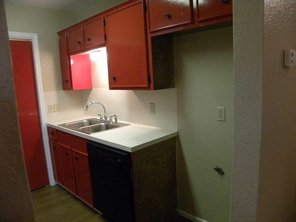5th image of 6013 Deer Creek Dr