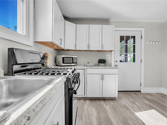 5th image of 1229 McKee St