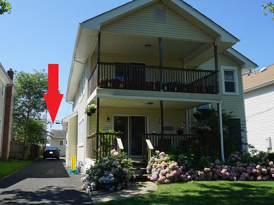 2nd image of 215 Brinley Ave