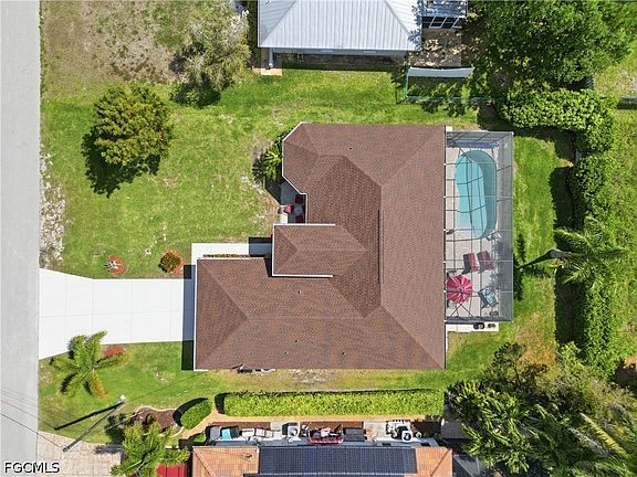 4th image of 4702 SW 20th Ave