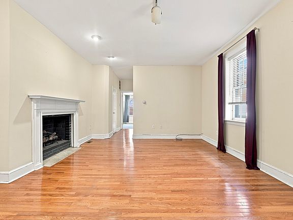 3rd image of 902 Spruce St APT D