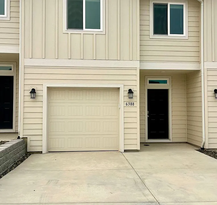 6388 W 36th Pl