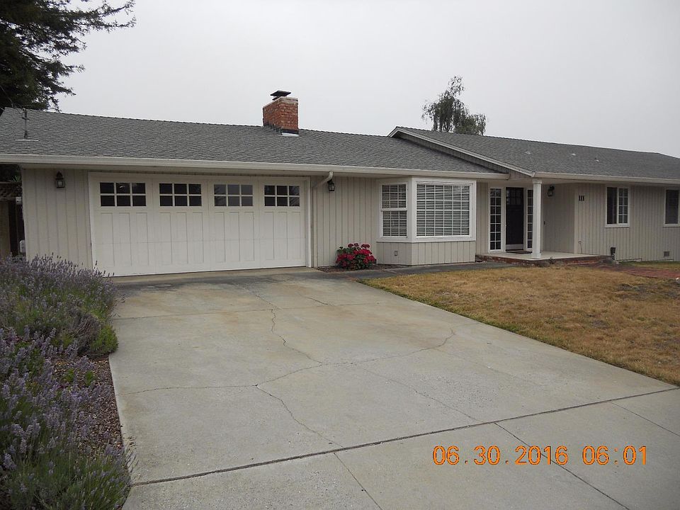 1st image of 111 Greenbrier Dr