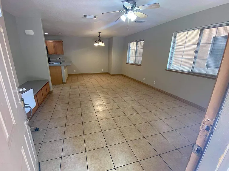 819 H St #2 — Photo 2
