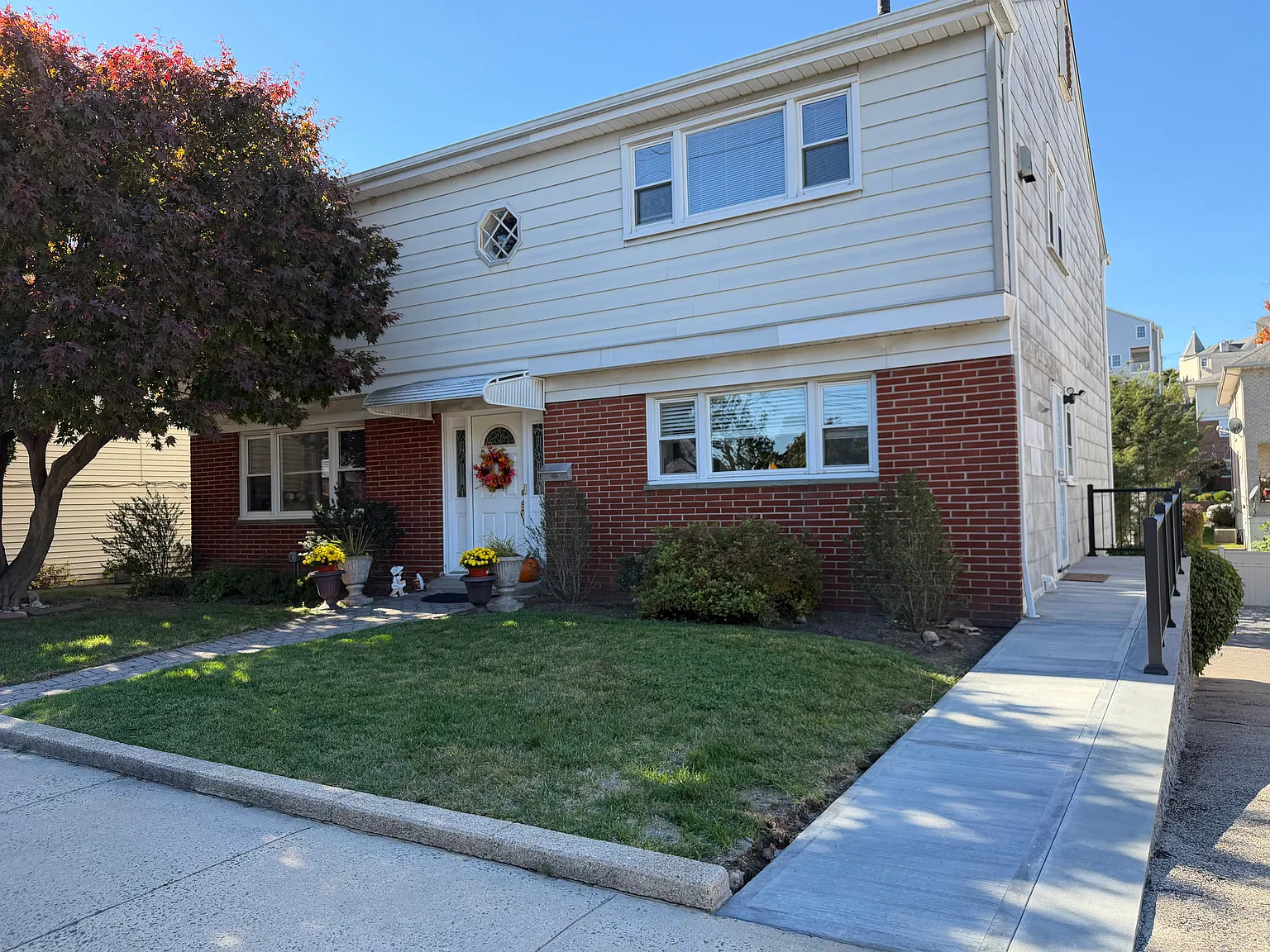 3 bed, 1210 sqft, $3,500 — Photo 1